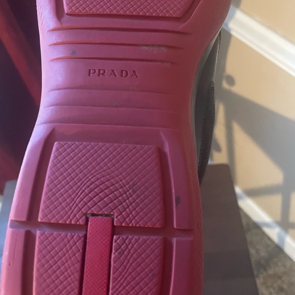 Prada Men’s 11 1/2 Black and Red shoe - Picture 5 of 7